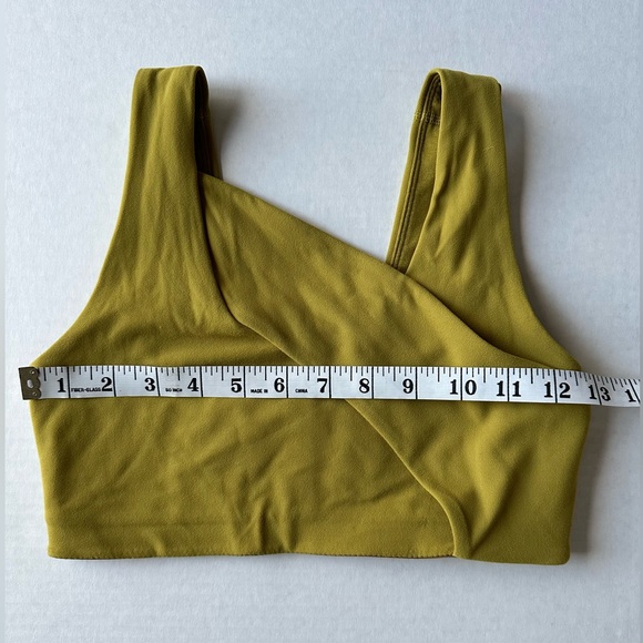 Lululemon Nulu Cross Front Yoga Bra. Olive Green. Size 4 - Picture 6 of 8